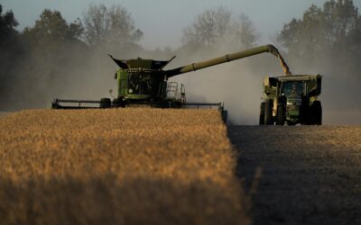 US farms are increasingly reliant on contract workers who are acutely exposed to climate extremes