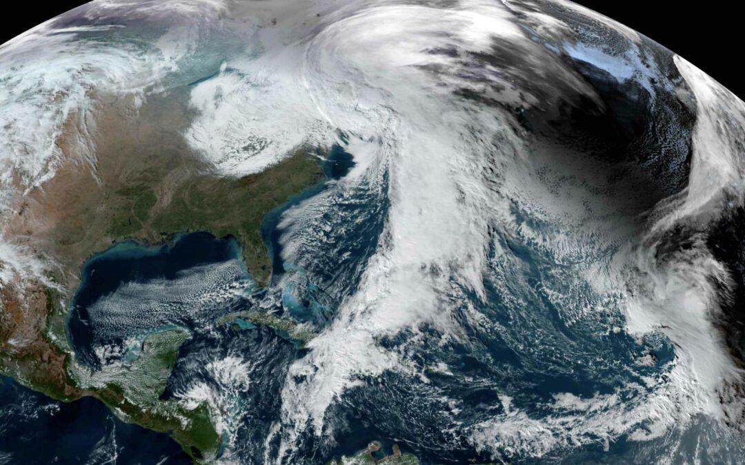 Deadly storm batters Northeastern US, knocking out power, grounding flights and flooding roads