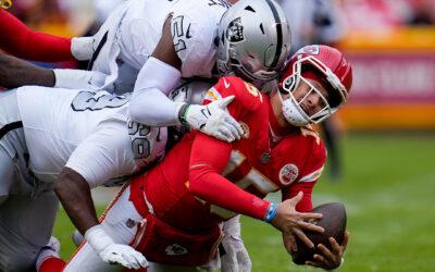 Raiders stun sloppy Chiefs with 2 defensive TDs in 20-14 victory on Christmas Day