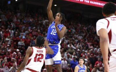 Reeves leads the way with 24 points and No. 6 Kentucky beats Arkansas 63-57