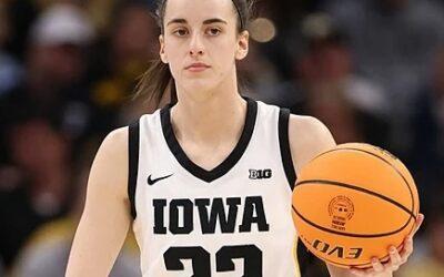 Caitlin Clark of Iowa breaks the NCAA women’s career scoring record with a signature ‘logo 3′