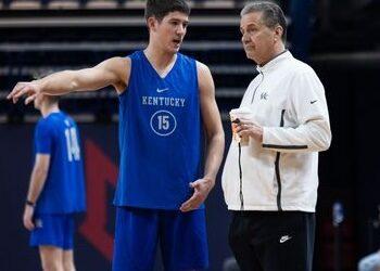 Kentucky AD: Calipari will return as coach, despite calls for his firing after early NCAA exit