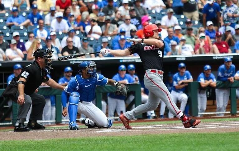 Daly’s homer lets Kentucky celebrate 5-4, 10-inning walk-off win in its College World Series debut