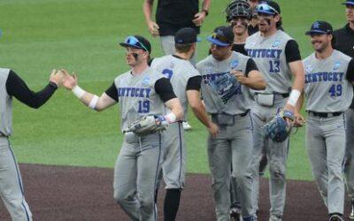 No. 2 national seed Kentucky dispatches Illinois 6-1 at Lexington Regional